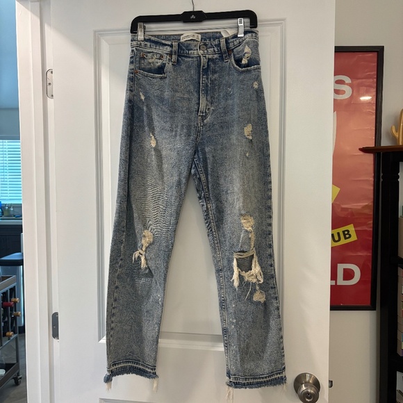 Abercrombie & Fitch Ultra High Rise Ankle Straight Acid Wash Distressed Jeans - Picture 1 of 13